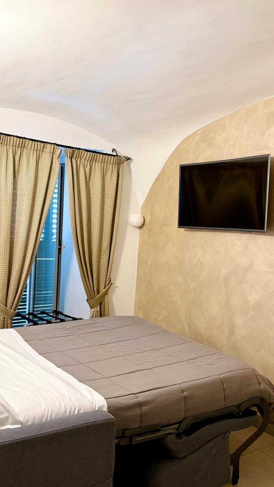 Guest house Chiaia 2*
